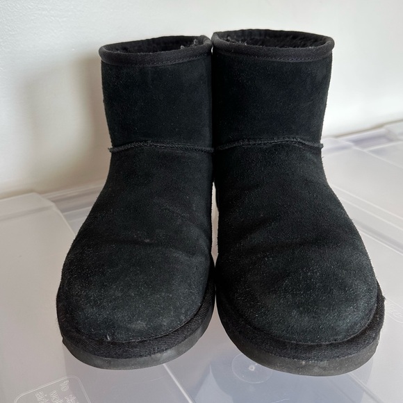 UGG Women's Classic Mini UGG Rubber Logo Size 8 - Picture 4 of 12